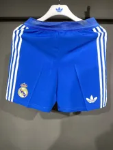 Real Madrid azul panteloneta player
